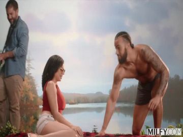 Daisy Fuentes - Hotwife Rides Huge Cock While Hubby Watches 26 03 2025