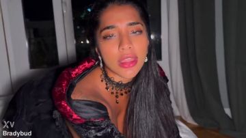 Yasmina Khan - SPECIAL HALLOWEEN DRACULA LLENA LA Cara DE LECHE A JOVEN INDEFENSA