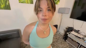 Lola Valentine - Little Step Sis Gets Stretched After The Gym 13 04 2026