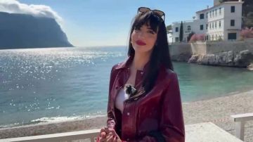 JacquieEtMichelTV Lola 25 Years Old From Nice 13 04 2026