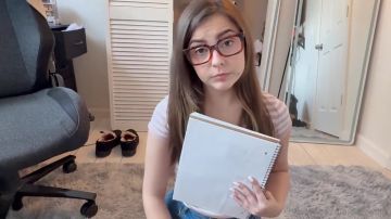 Thick Brunette Stepsister Need Help With Art Class