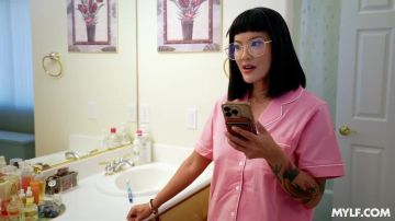 Kitty Chow - Eat My Pussy, Douchebag! (Beef Parody) 28 05 2026