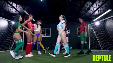 Leana Lovings, Freya Von Doom, Lucy Foxx, Skyla Sun, Selina Bentz, Luxe La Fox - The Reptyle Cup Orgy Stage 25 06 2026