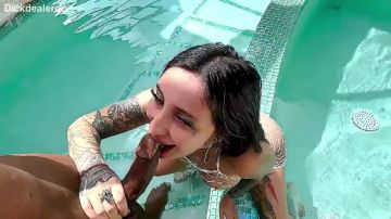 OnlyFans Anna Chambers - Poolside BBC Creampie With Russian PAWG